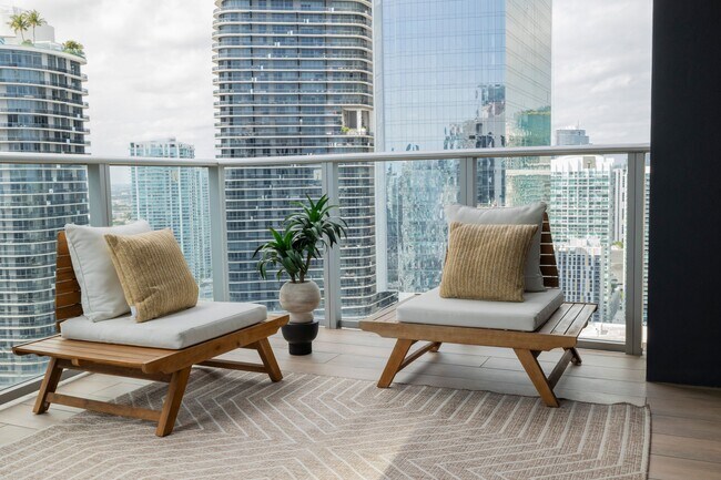 Building Photo - 1010 Brickell Ave