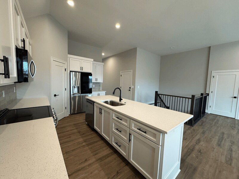 Building Photo - 1430 SW Winthrop Dr