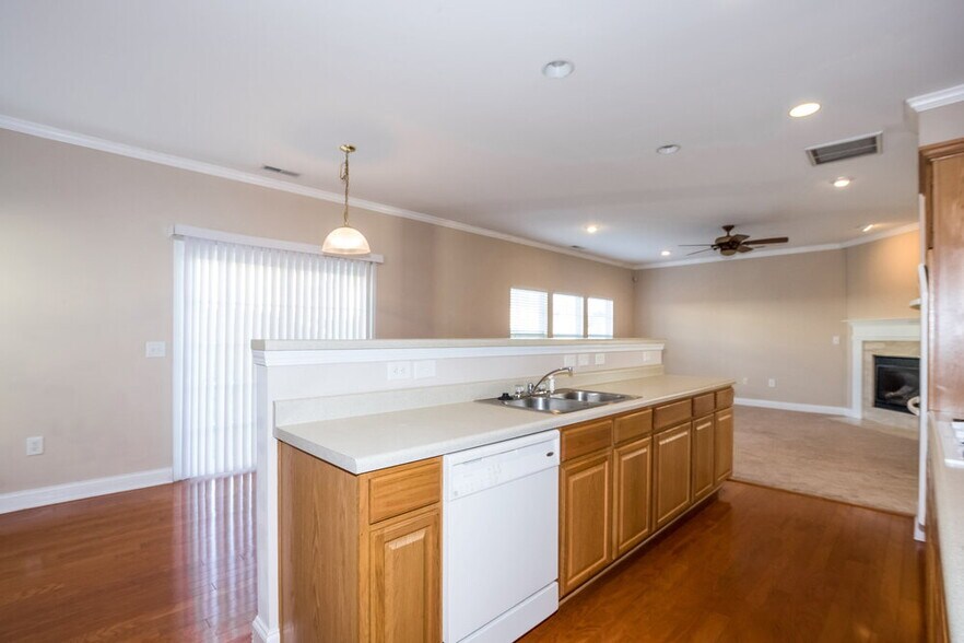 Building Photo - 13633 Coram Pl