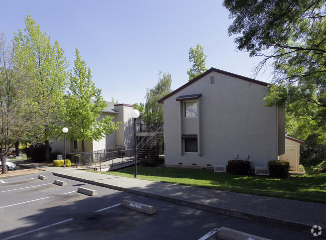 Building Photo - Snowcap View Apartments