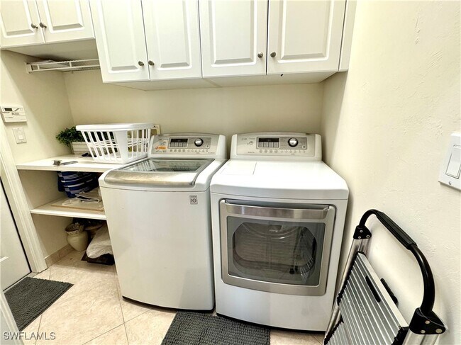 Building Photo - 9411 Cedar Creek Dr