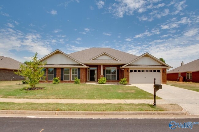 Primary Photo - 512 Summer Cove Cir NW