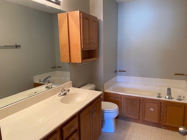 Building Photo - 689 Kingfisher Ln
