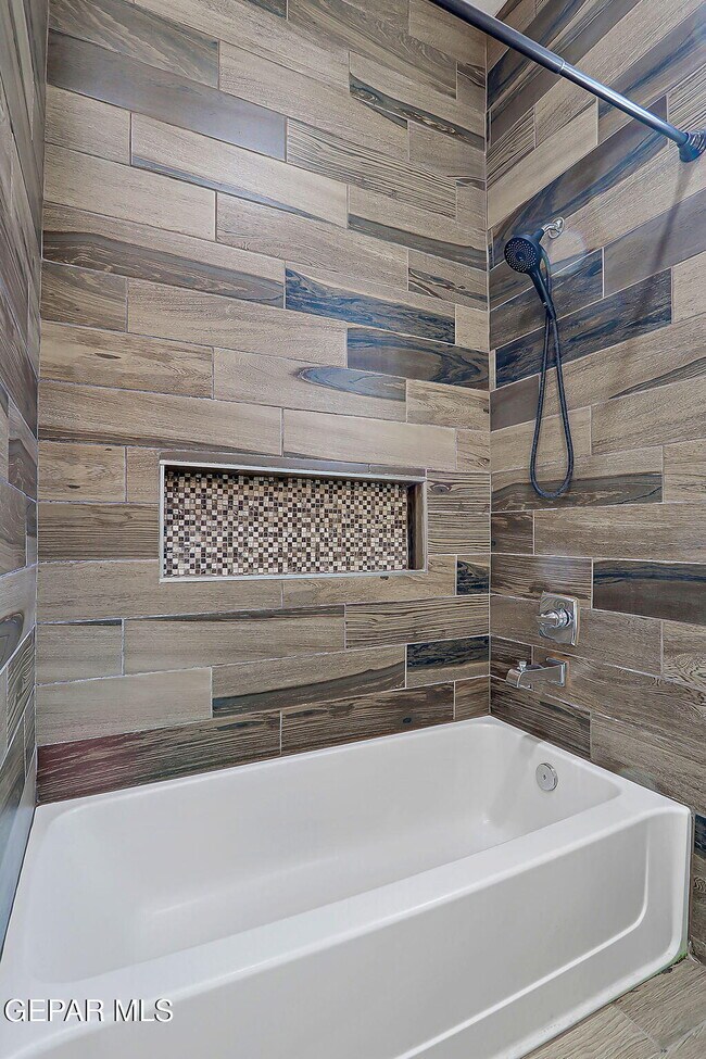 Building Photo - 1031 Vinton Ave