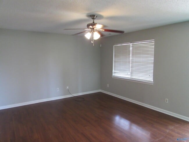 Building Photo - 110 Piper Ln
