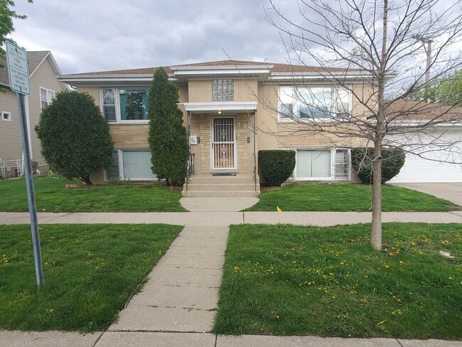 Primary Photo - 3307 Highland Ave