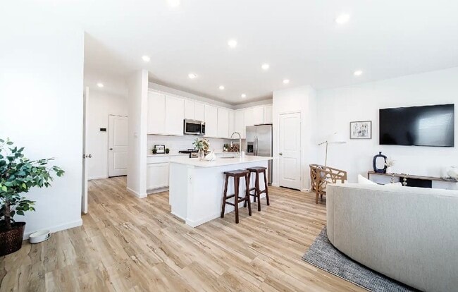 Building Photo - 9730 Kilkenny St