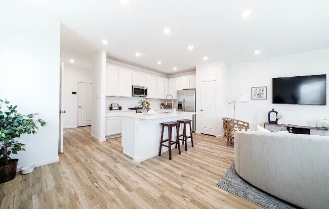 Building Photo - 9826 Clifden St