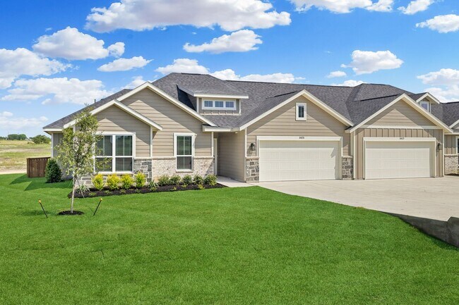 Building Photo - EDGEWOOD ESTATES NOW PRE-LEASING! LUXURIOUS DUPLEX LOCATED ON 1-ACRE LOT IN MIDLOTHIAN, TX!