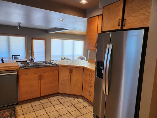 Building Photo - River Village Condominium Unit #8 - Riverf...
