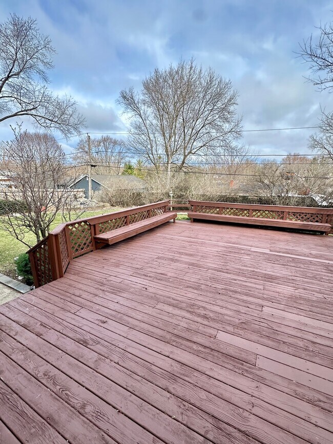 Building Photo - 3210 Vista Terrace