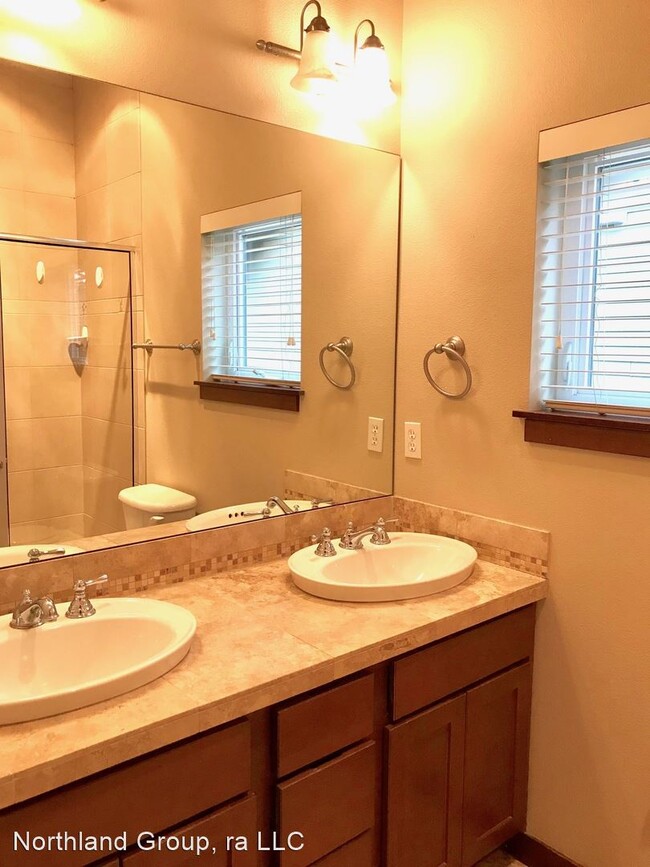 Building Photo - 3 br, 3.5 bath House - 4438 44th Ave SW #A