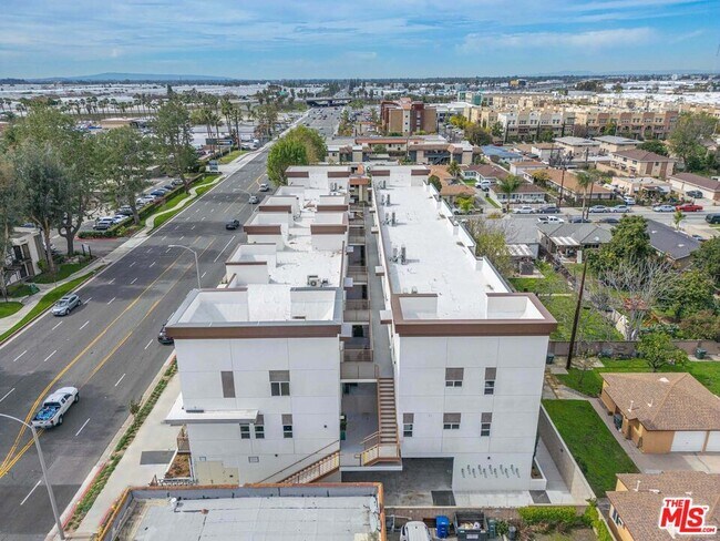 Building Photo - 7411 Artesia Blvd