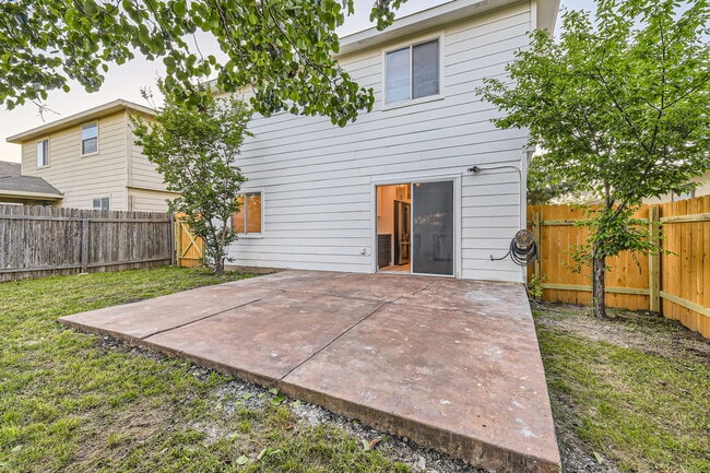 Building Photo - 1625 Anise Dr