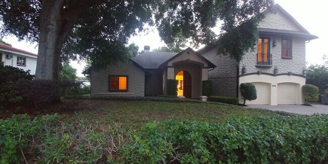 Building Photo - 406 Lillian Dr