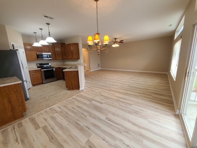 Dining area kitchen great room - 295 Skyview Ct