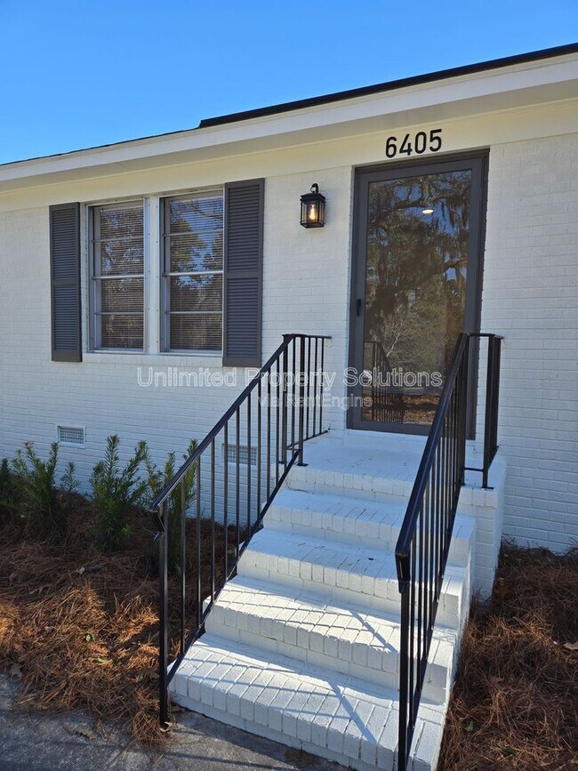 Building Photo - 6405 Myrtle Grove Rd