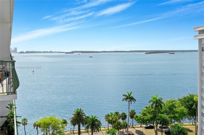 Building Photo - 1408 Brickell Bay Dr