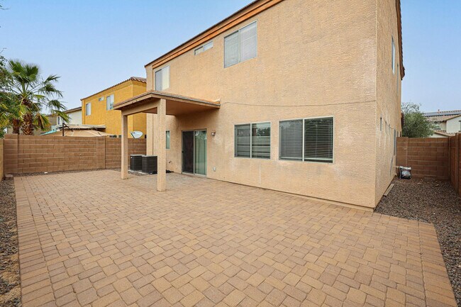 Building Photo - 12039 W Leather Ln