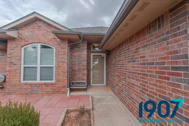 Building Photo - Stunning 3-Bedroom Home in OKC with Modern...