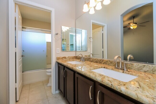 Building Photo - 1620 E Golden Ln