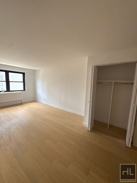 Building Photo - East 39th Street