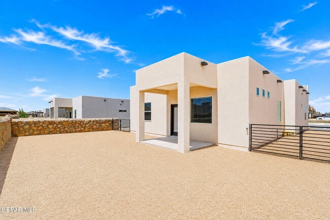 Building Photo - 13868 Paseo de Loma Ct