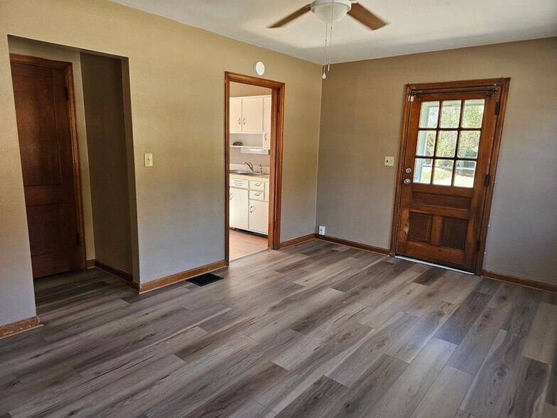 Building Photo - 2900 Sheridan St