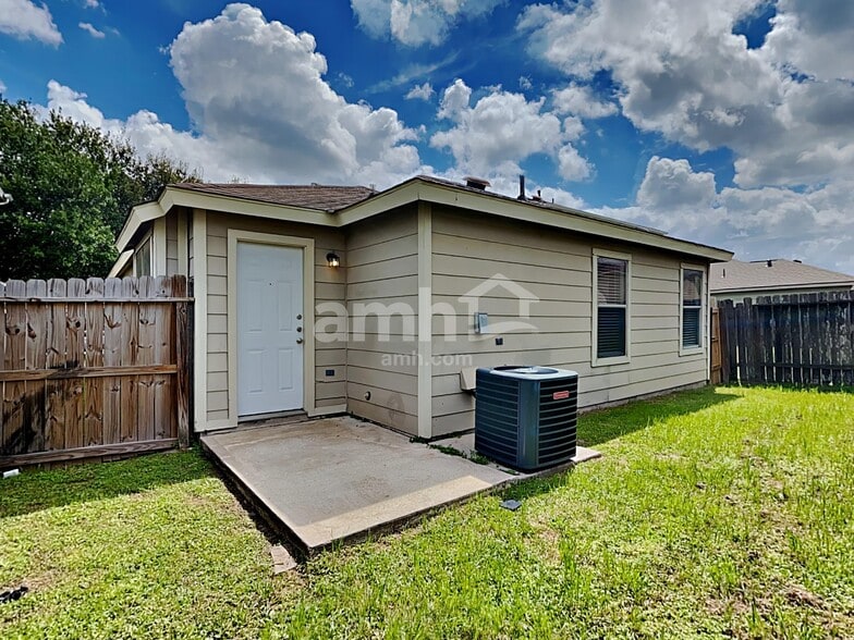 Building Photo - 9510 Narnia Springs Ct