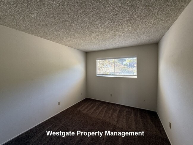 Building Photo - 328 Smith Dr