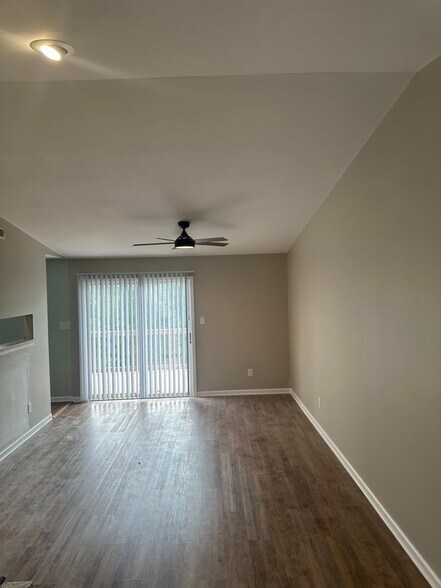 Building Photo - 8600 Olde Colony Trail
