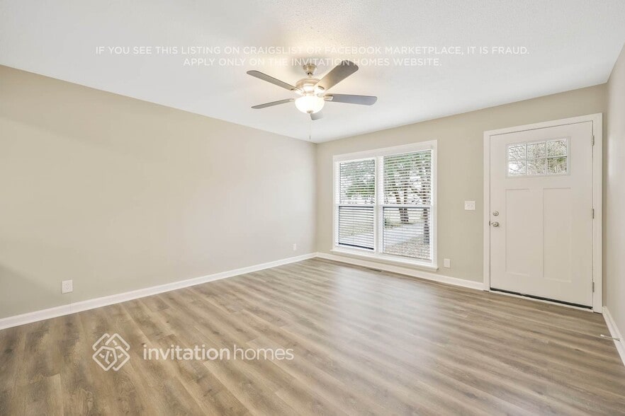 Building Photo - 8826 Burleson Ln