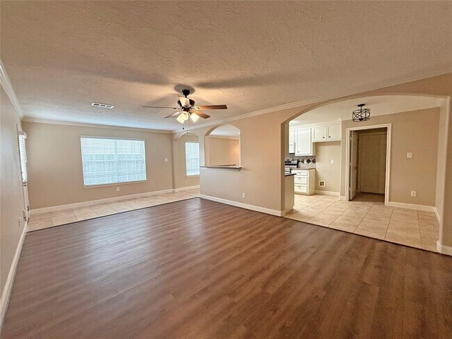 Building Photo - 18421 Sunrise Oaks Ct