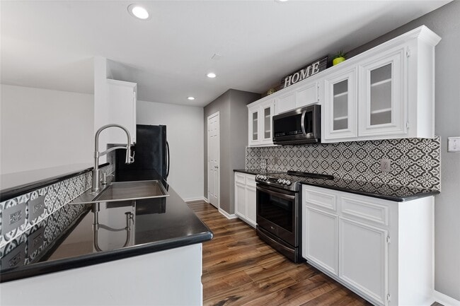 Building Photo - 2623 Woodridge Cove Dr