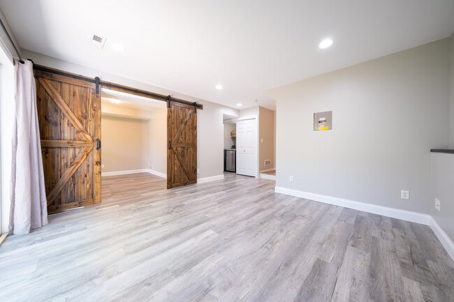 Building Photo - 5008 Bluff Heights Trail SE