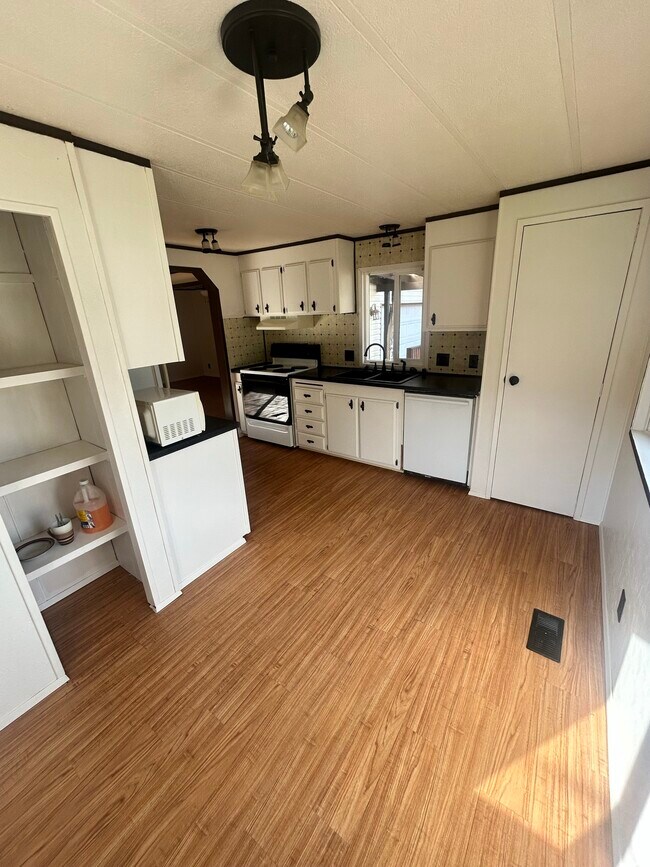 Building Photo - 8510 Cimarron Way