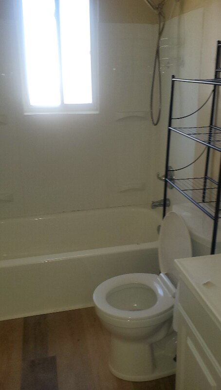 Building Photo - 650 Baltic Dr