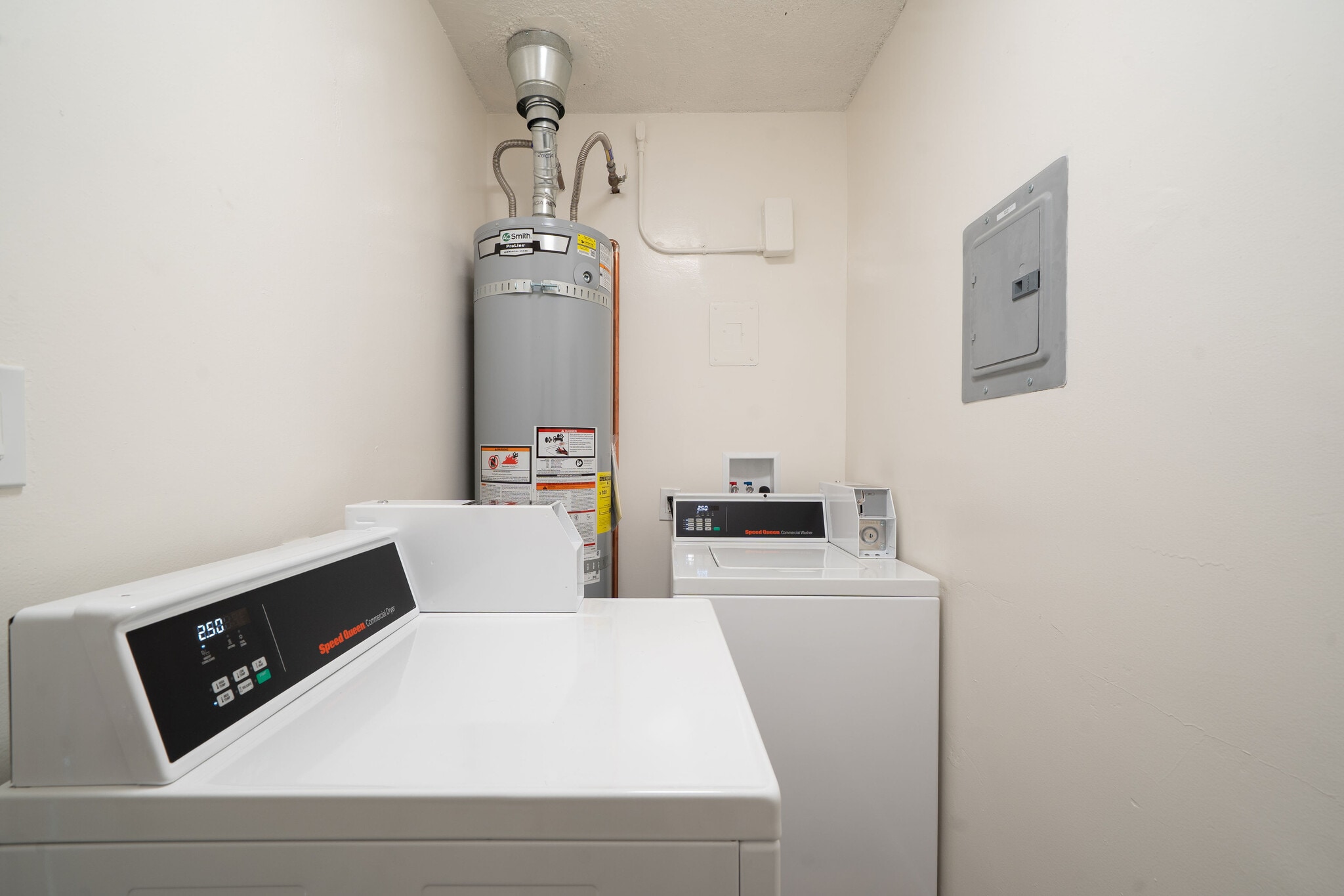 Building Photo - 1000 E 32nd St