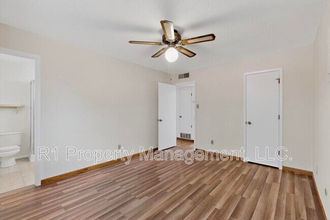 Building Photo - 2702 Avenida Del Sol