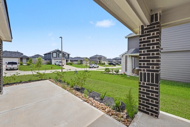 Building Photo - 40839 Hawthorne Glades St