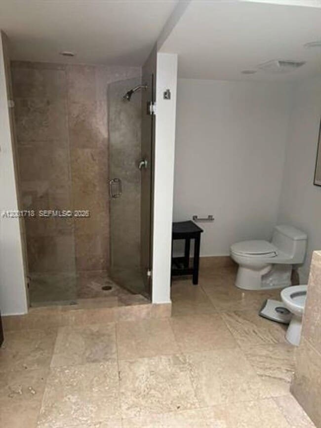Building Photo - 121 Crandon Blvd
