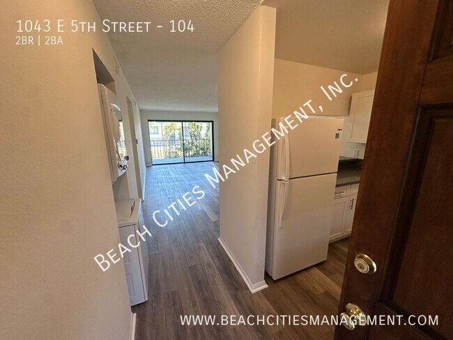 Building Photo - 1043 E 5th St