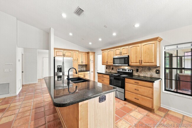 Building Photo - 10798 Cypress Bend Dr
