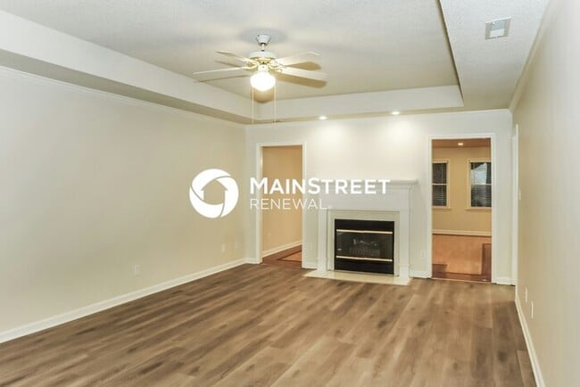 Building Photo - 4 Bedroom Pet-Friendly Home in HUNTSVILLE, AL with Main Street Renewal