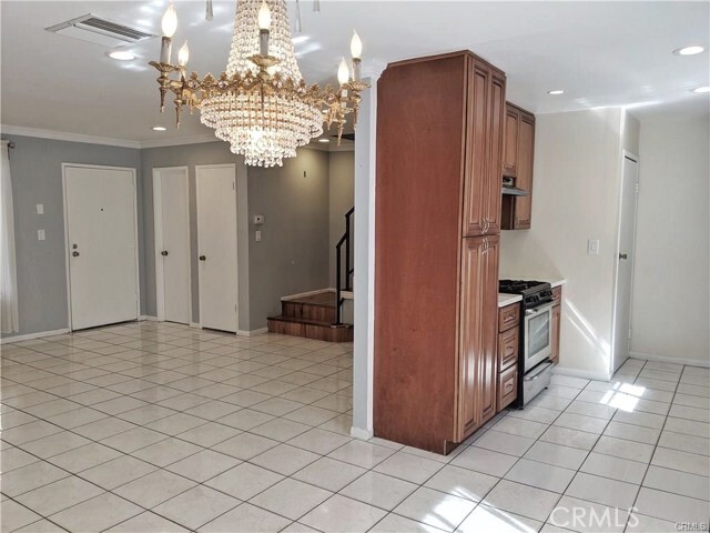 Building Photo - 15527 Parthenia St