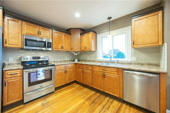 Building Photo - 200 Woodward Ave