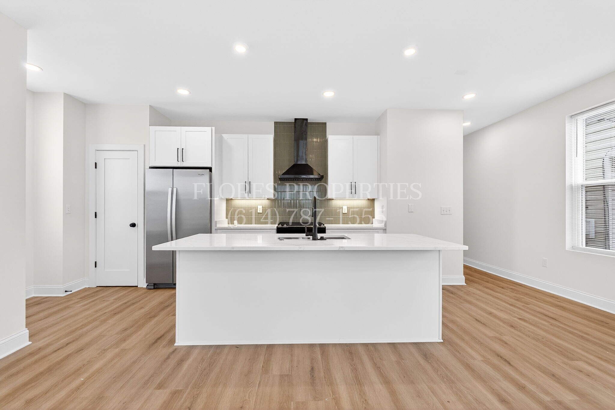 Building Photo - 696 S 22nd St