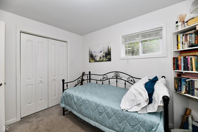 Building Photo - 1924 Mansfield St