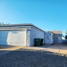 Building Photo - 2 bedroom  Rio Rancho