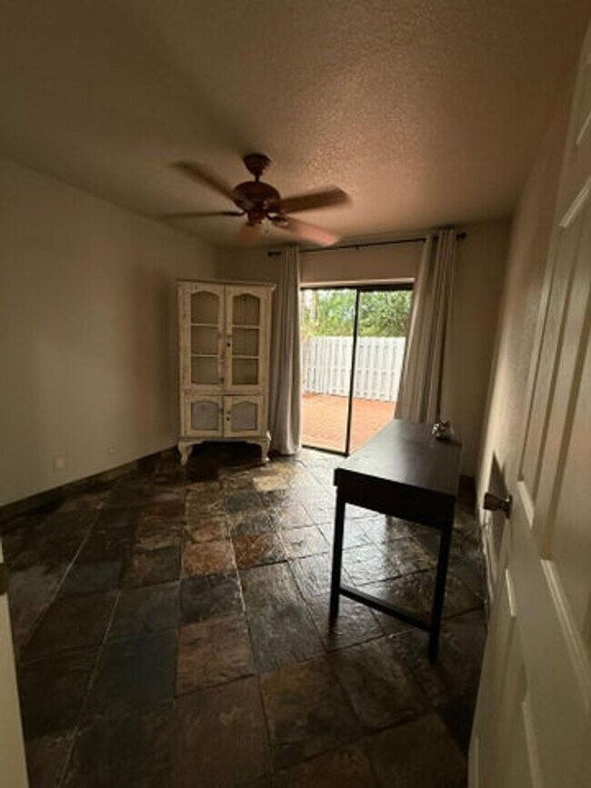 Building Photo - 8845 Center Ct Dr